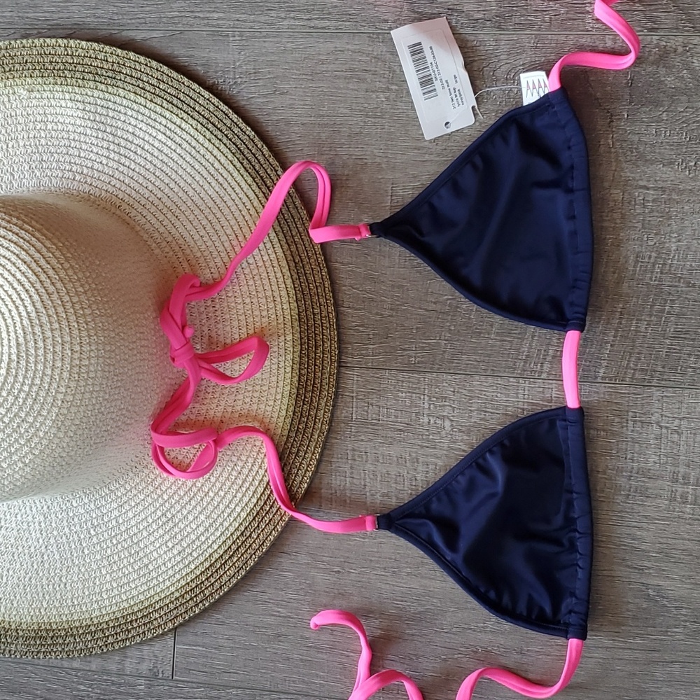 NWT Wicked Weasel Navy and pink triangle top. Size L